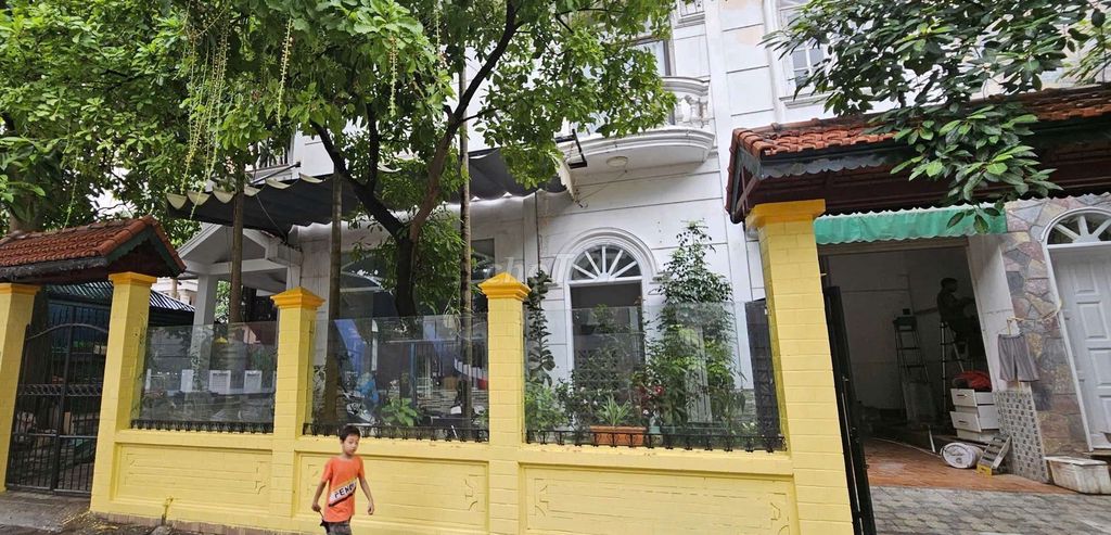 Cho thuê tầng 1 Tô Ngọc Vân, Quảng An, Tây Hồ, Hà Nội 100m² - Phù hợp kinh doanh sầm uất!