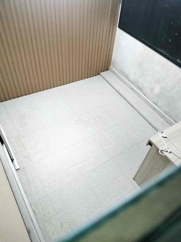 Phòng cho nữ thuê tại Đường Trần Hưng Đạo, Quận 5 - Chỗ để xe thoải mái và giờ giấc tự do!