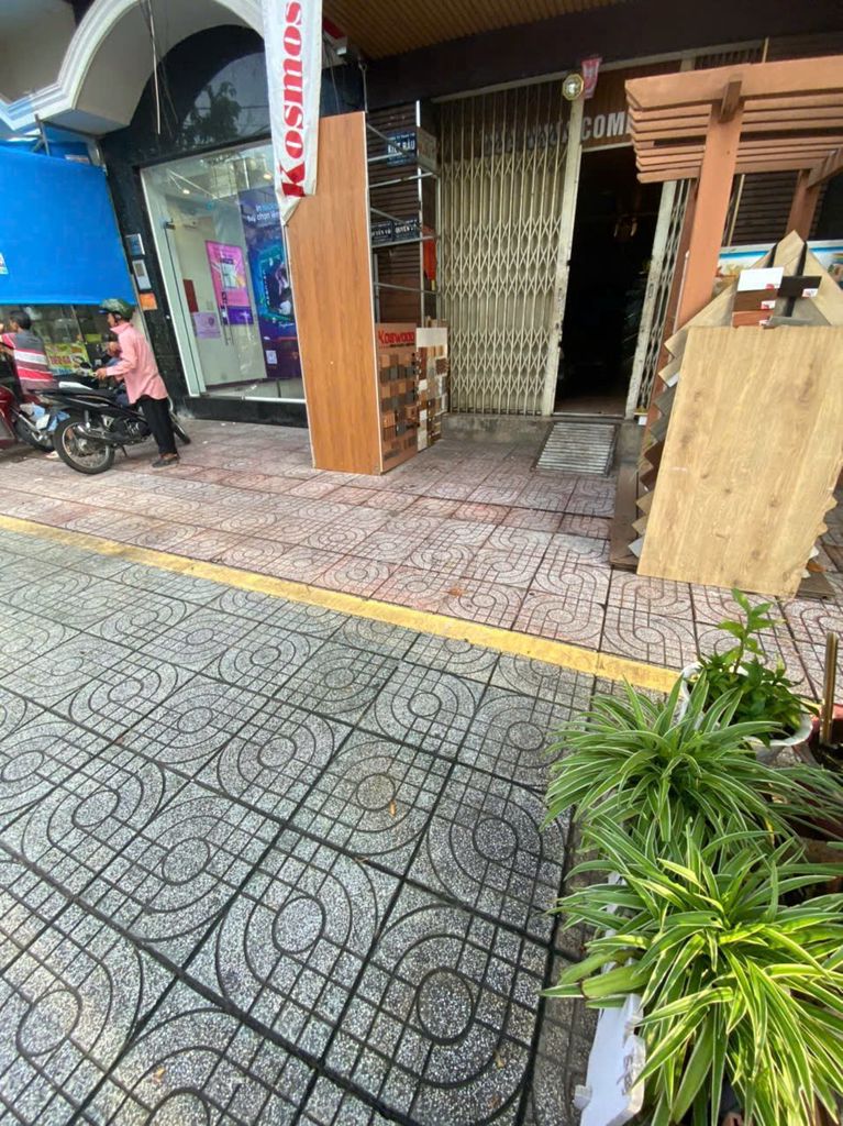 Mặt bằng kinh doanh cho thuê tại Tạ Quang Bửu 30m² giá 2.4 triệu - Mặt tiền sầm uất ngay trung tâm!