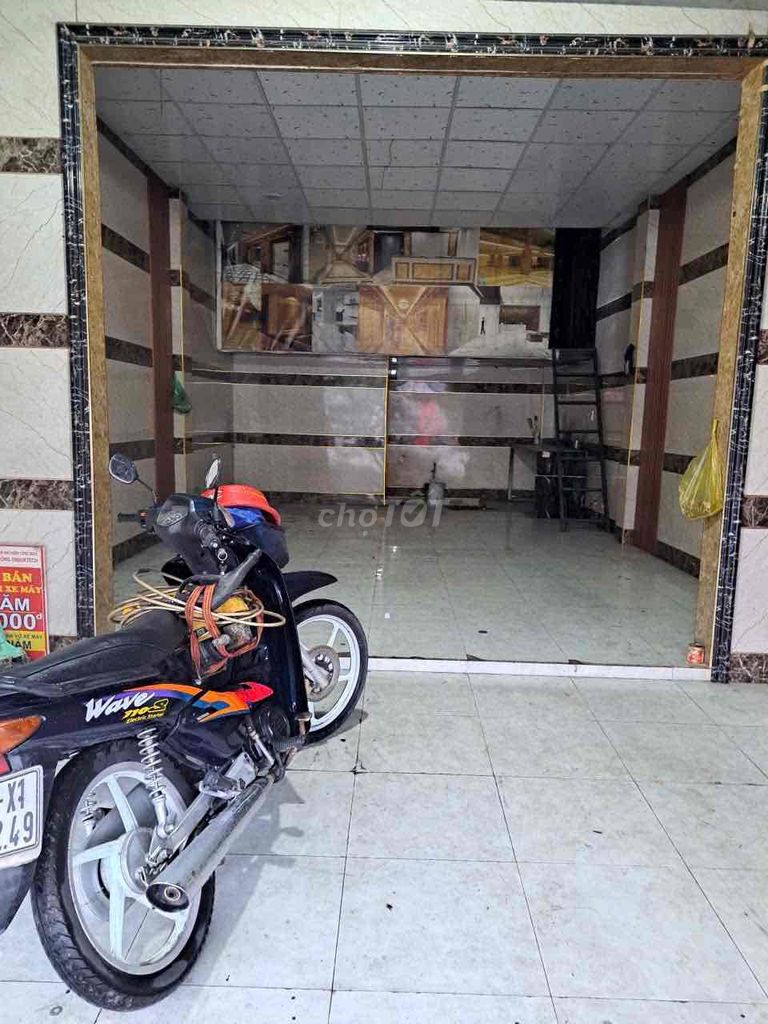 Cho thuê nhà mặt tiền đường DT 743, Dĩ An 40m² chỉ 4 triệu - Kinh doanh ngay!