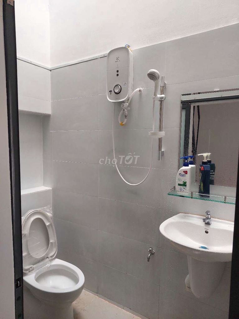 Nhà cho thuê 250/23 Bàu Cát, 25m² giá 5.6 triệu - Sẵn sàng vào ở ngay!
