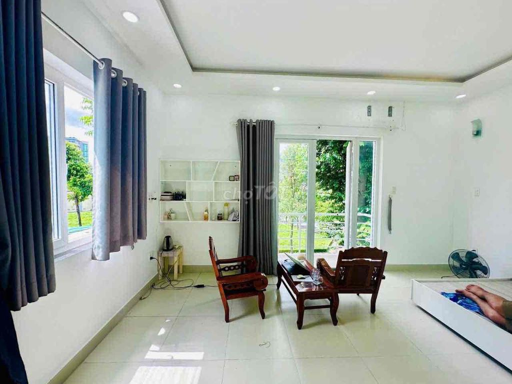 Phòng trọ trong CVPMQT, Quận 12, 20m² chỉ 1.55 triệu - Nội thất đầy đủ, thoáng mát!