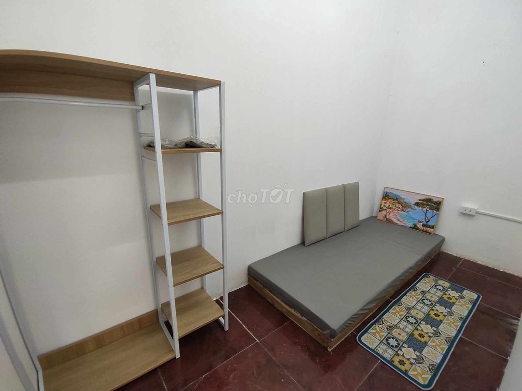 Phòng cho thuê ngõ 61 Hoàng Cầu 11m² giá 1.9 triệu - Tiện ích đầy đủ, giao thông thuận lợi!