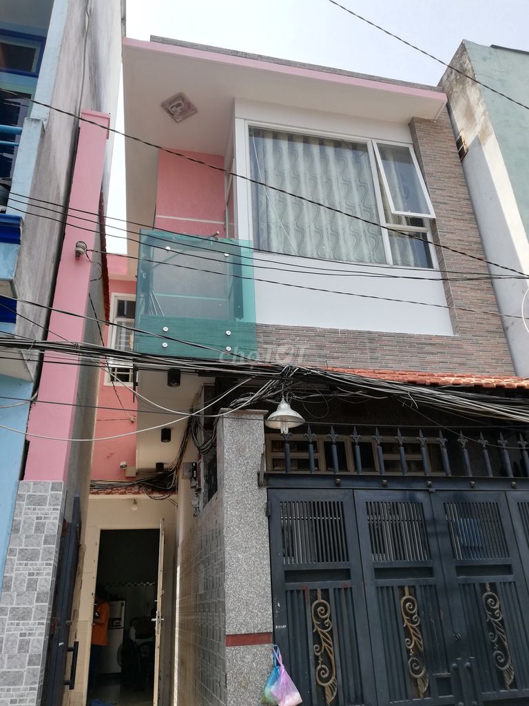 Nhà nguyên căn 1 trệt 1 lầu tại Xóm Chiếu, Quận 4 - Chỉ 4.1 triệu/tháng!