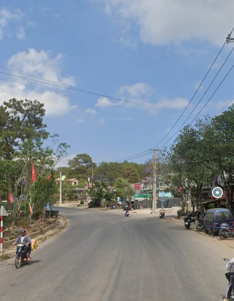 Đất mặt tiền Hùng Vương Đà Lạt 3500m² giá chỉ 70 tỷ - Cơ hội đầu tư tuyệt vời!