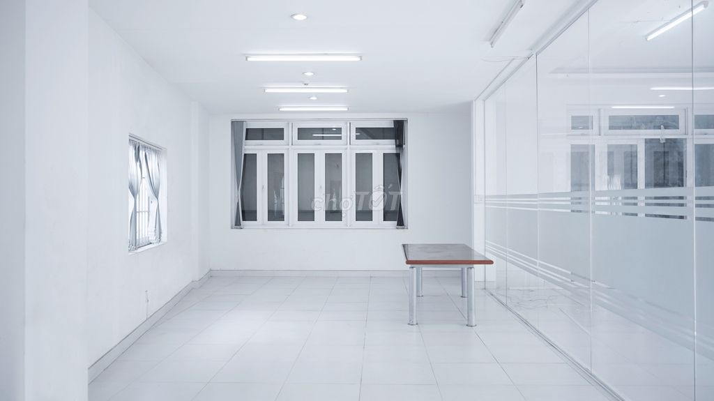 Cho thuê văn phòng lầu 3 tòa nhà Mobifone Thị Trấn Củ Chi 180m² - Không gian hiện đại tiện nghi!