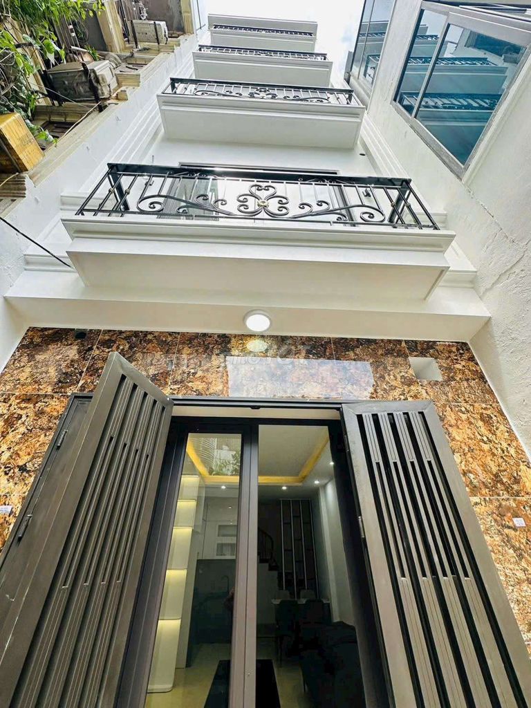 Nhà riêng cho thuê ngõ 206 Trương Định 35m² giá 12 triệu - Nội thất cơ bản đầy đủ!