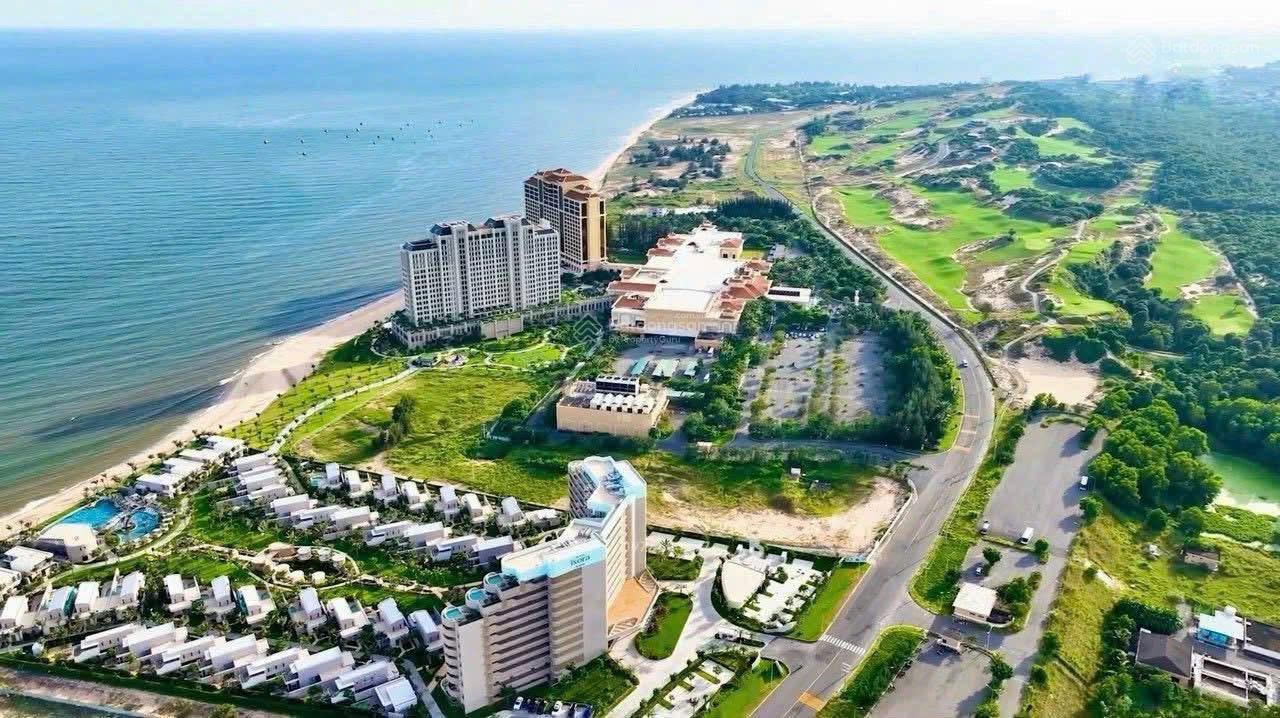 Biệt thự biển Princess Villas Hồ Tràm 196m² giá 12 triệu - Ngay sát biển và chợ đêm!