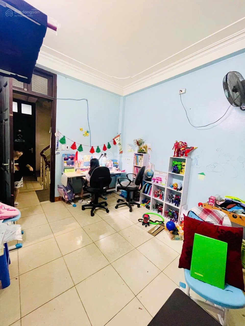 Nhà riêng tại Phạm Văn Đồng, Hà Nội 38m² giá 11.1 tỷ - Phong thủy tốt, an ninh đảm bảo!