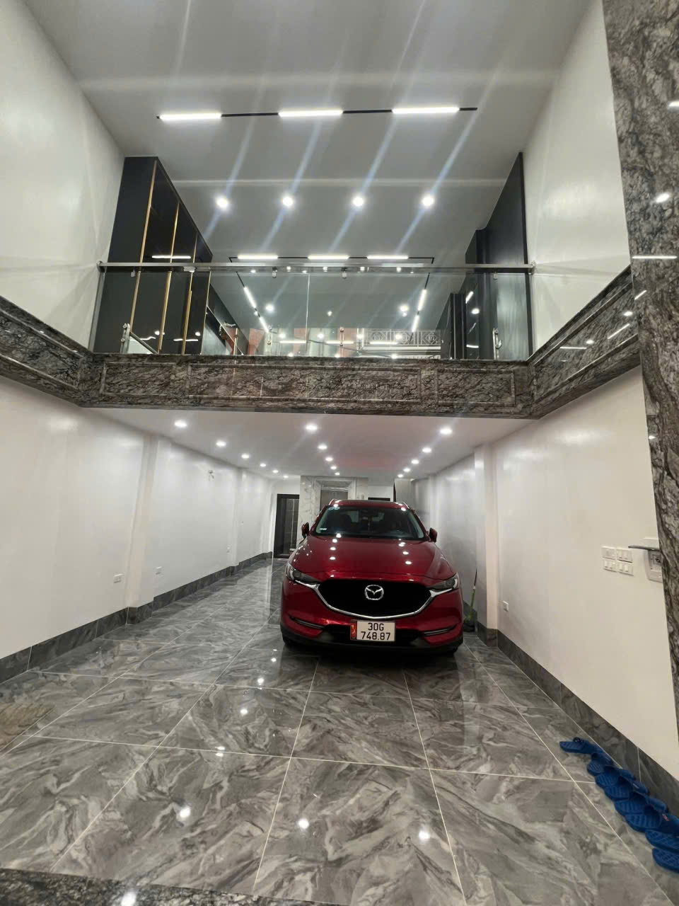 Bán nhà phân lô ngõ 13 Lĩnh Nam 68m² giá 23 tỷ - Thiết kế hiện đại, thang máy, 2 mặt thoáng!