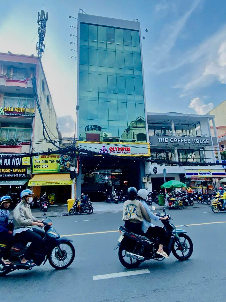 Bán gấp tòa nhà mặt tiền Nguyễn Gia Trí 160m² giá 88 tỷ - Hợp đồng thuê 350 triệu/tháng