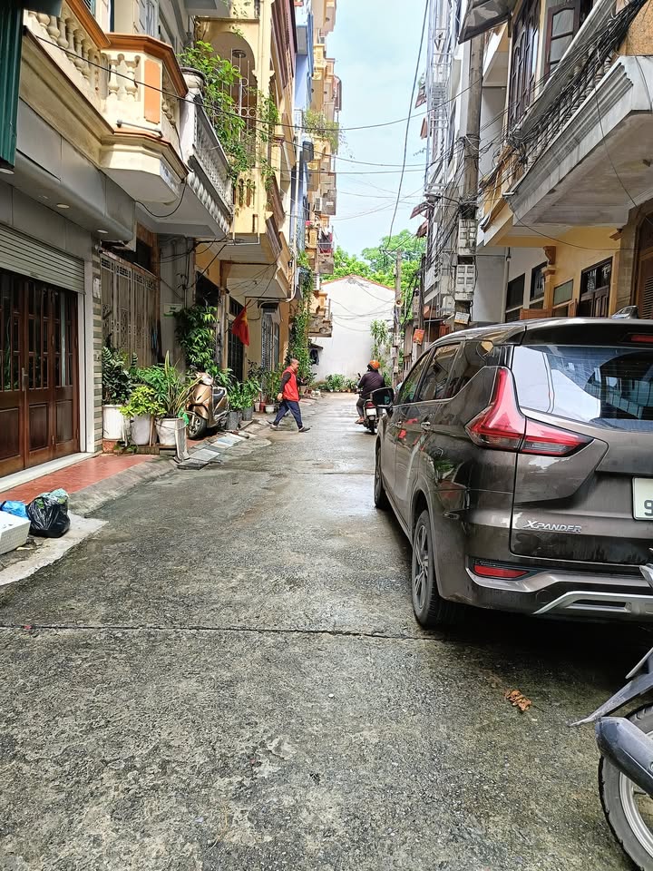 Nhà phố Hoàng Mai 39m² giá 11 tỷ - Ô tô tránh, gần trường học!