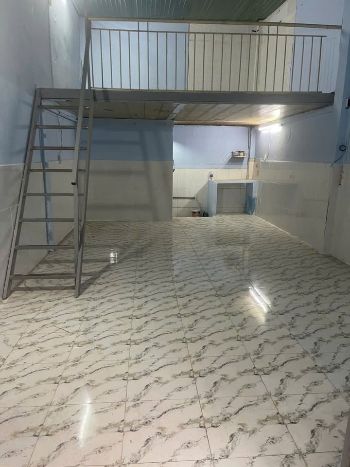 Nhà cho thuê gác lửng tại Đ. Số 5, P. Bình Hưng Hòa 32m² - Sạch sẽ, vào ở ngay!