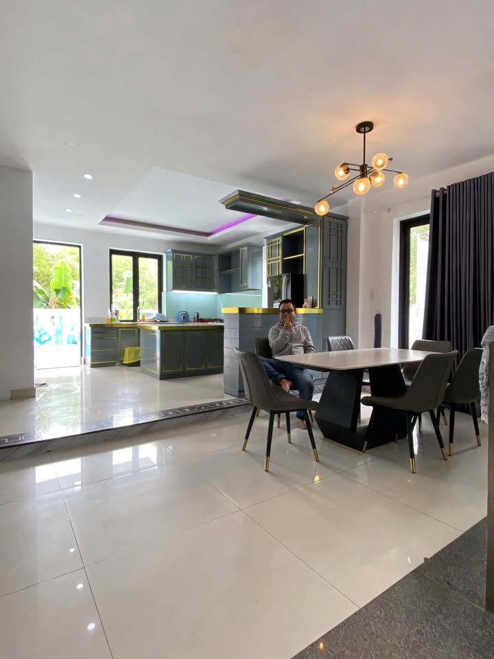 Biệt thự liền kề Phước Kiển A 250m² giá 38 triệu - Hồ bơi sang trọng!