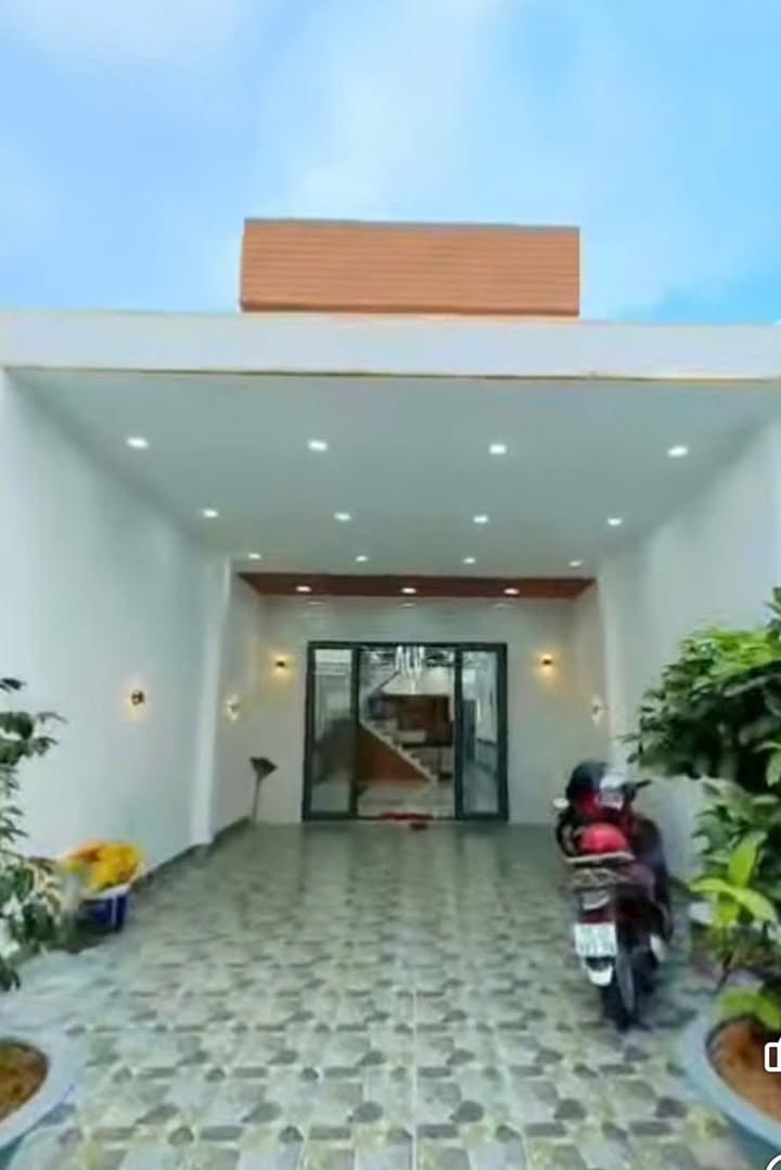 Nhà mặt tiền đường Trần Văn Mười, Hóc Môn 160m² giá 12.5 tỷ - Sổ hồng chính chủ!