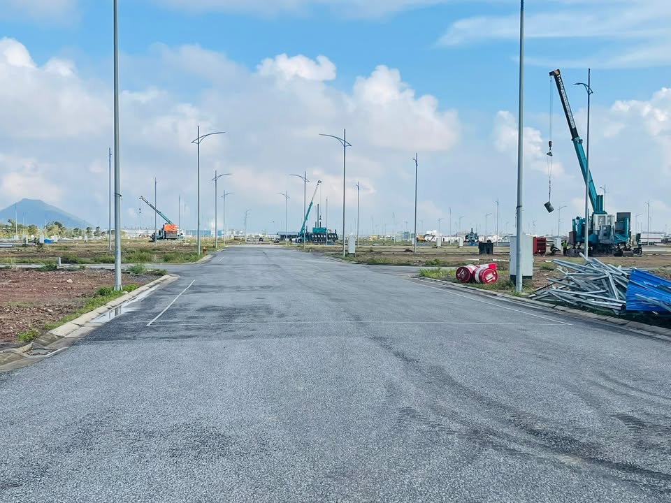 Townhouse Casa Flora Hưng Nguyên 128m² giá 6.1 tỷ - Hướng Nam siêu đẹp!