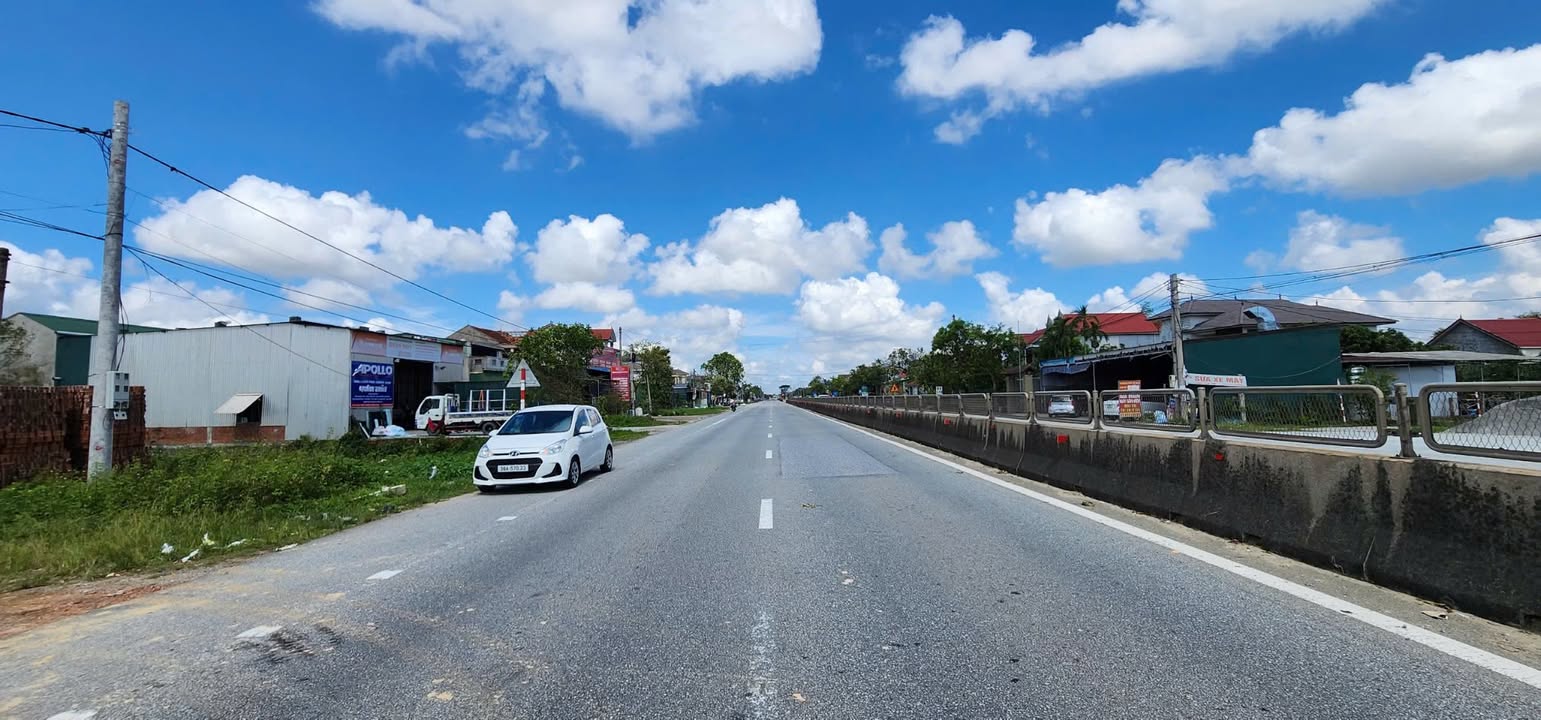 Đất mặt đường QL1A, xã Cẩm Thành, 160m² giá 4.7 tỷ - Vị trí kinh doanh sầm uất!
