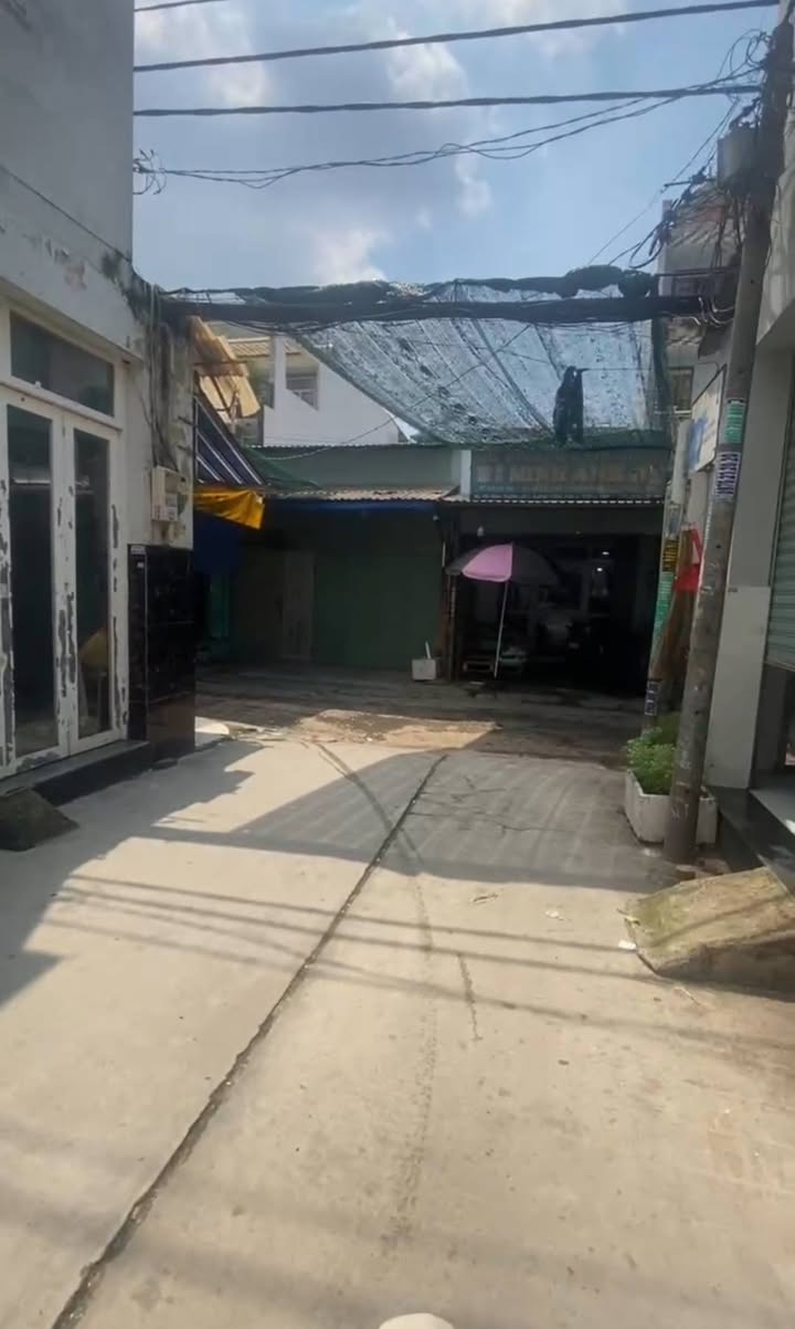 Nhà mặt tiền chợ Bình Thành, 105.8m² giá 4.6 tỷ - Kinh doanh thuận lợi!