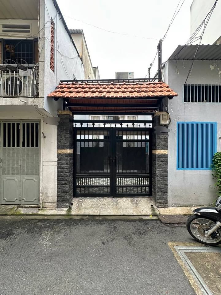 Nhà 2 tầng 47m² Phú Nhuận giá 6.2 tỷ - Hẻm ô tô nhỏ, vị trí đắc địa!