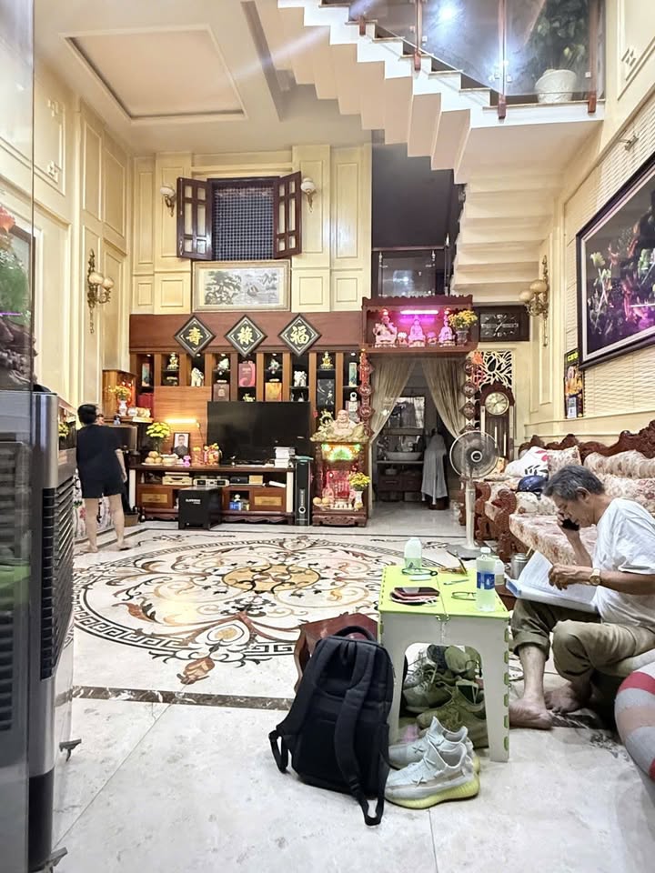 Mặt tiền đường Hồng Bàng 83m² giá chỉ 9 tỷ - Cơ hội đầu tư tuyệt vời!