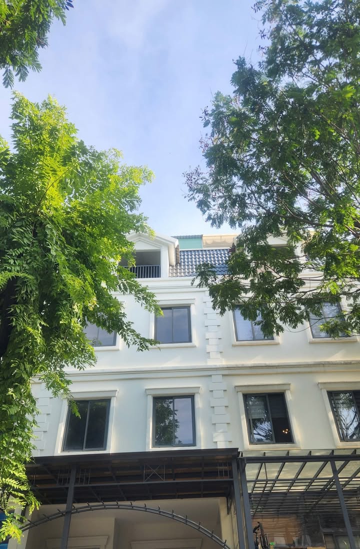 Nhà phố Lakeview City Thủ Đức 100m² giá 17.5 tỷ - Không gian sống xanh lý tưởng!