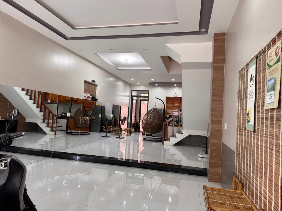 Nhà phố Nguyễn Văn Hưởng, Long Tâm, 78m² giá 5.3 tỷ - Vị trí đắc địa, không gian thoáng mát!