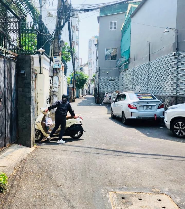 Nhà riêng Lê Quang Định Bình Thạnh 46m² giá 5 tỷ - Nở hậu tài lộc, ngay hẻm xe hơi!