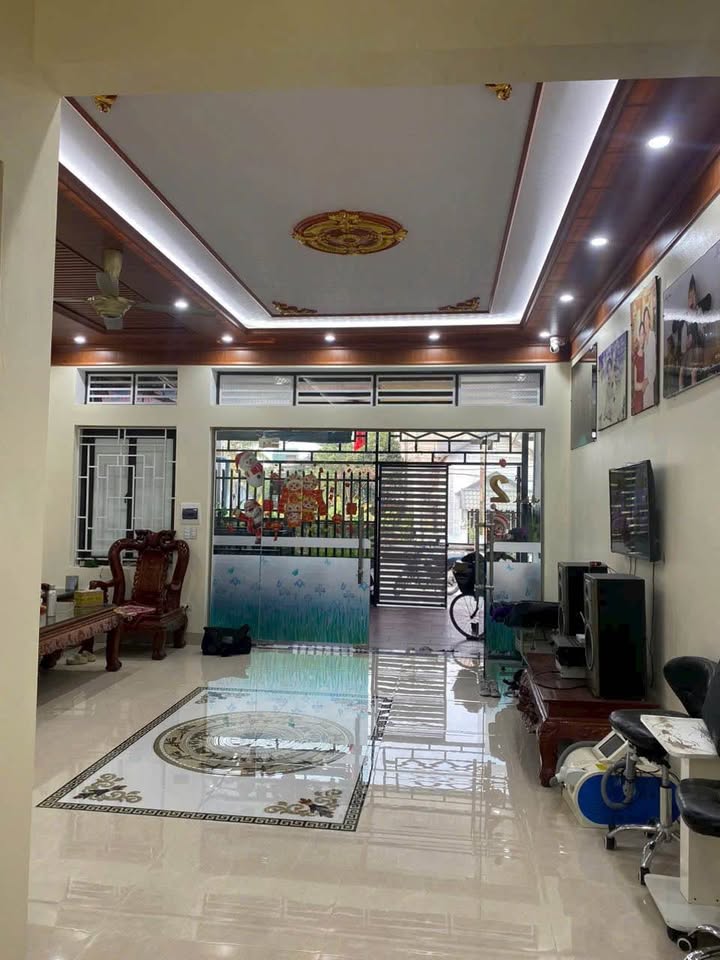 Nhà cấp 4 phường Hạc Thành, Thanh Hóa 95m² giá chỉ 2.05 tỷ - Đường ô tô đậu trước nhà!