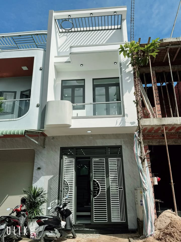 Nhà chính chủ bán gấp tại Tân Hiệp, Dĩ An - Diện tích 66,4m² giá 2,65 tỷ, hỗ trợ ngân hàng!