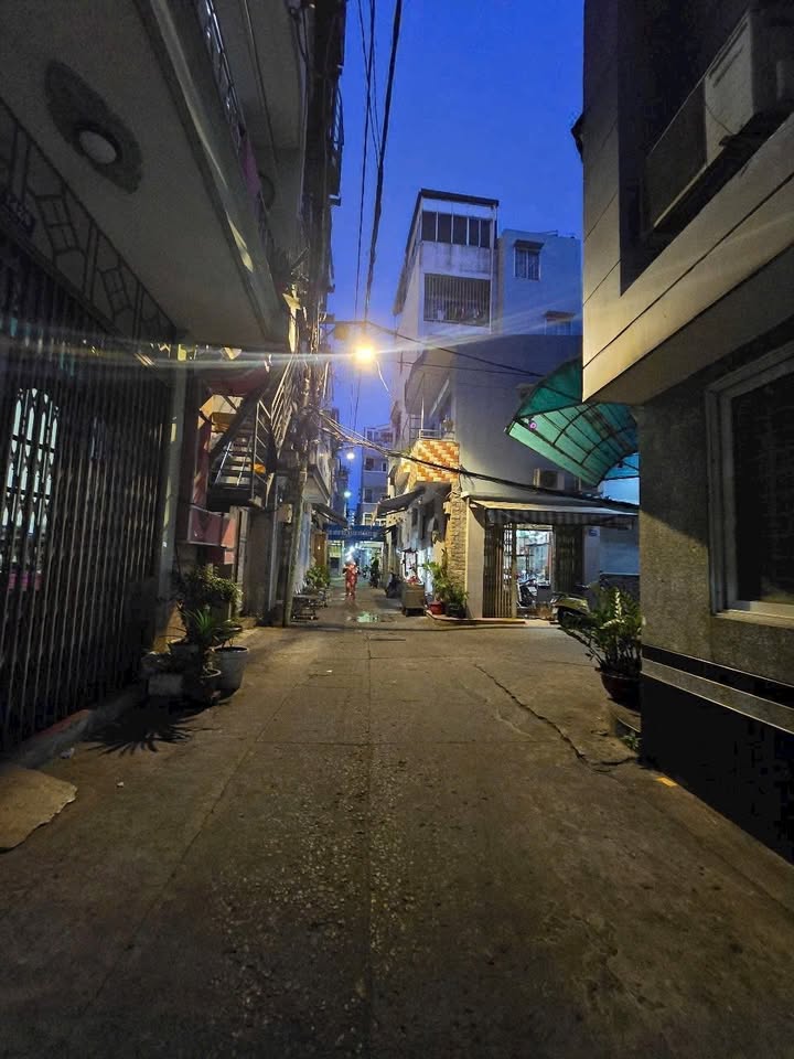 Nhà hẻm ô tô 142/3 Nhật Tảo, Q10 - 54m² giá 12.5 tỷ - Chính chủ bán gấp!