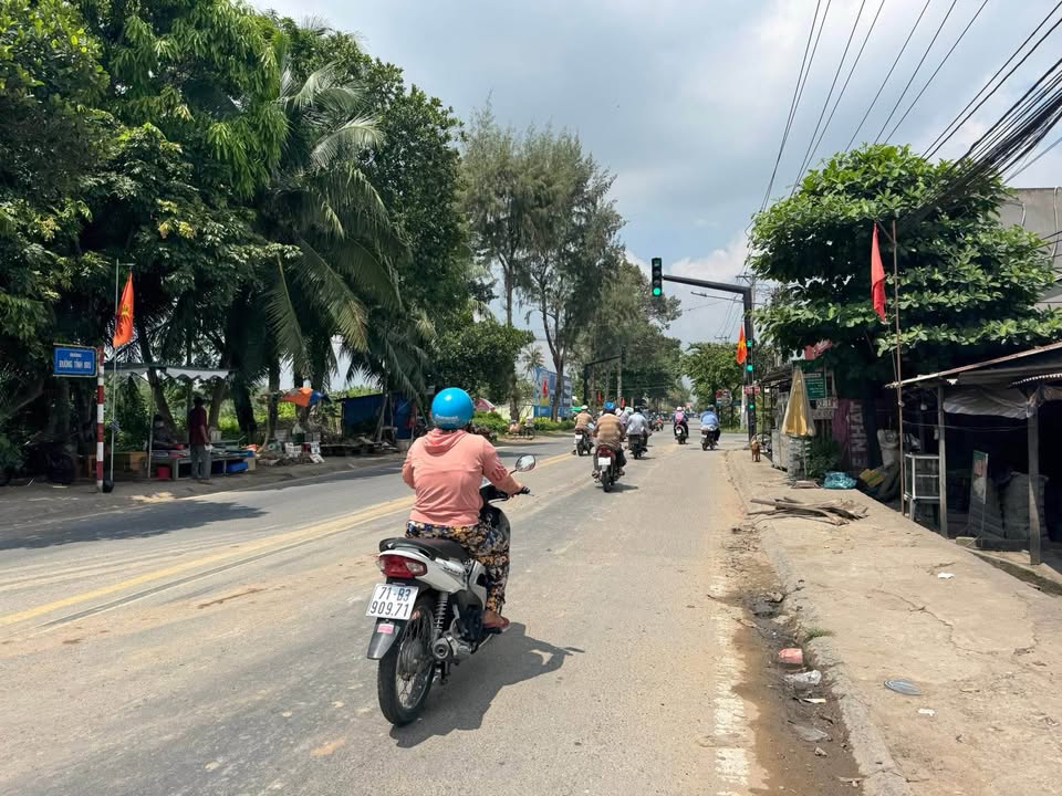 Đất mặt tiền đường Tỉnh 885 TP Bến Tre 90,5m² giá 3.4 tỷ - Vị trí đẹp, giá tốt!