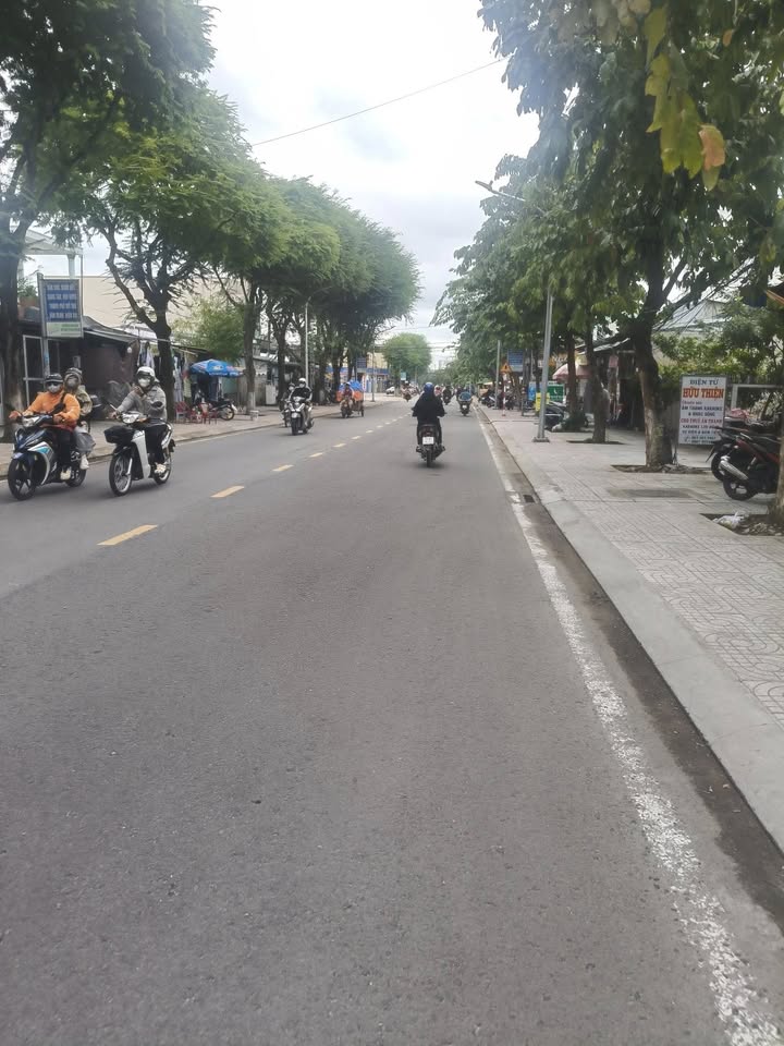 Nhà mặt tiền Lê Thị Hồng Gấm, Phường Thới Sơn 109m² giá 6 tỷ - Vị trí đắc địa, sẵn có hợp đồng thuê!