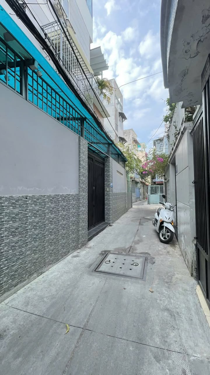 Nhà cho thuê Hẻm Bagac Bùi Đình Túy 60m² giá 13 triệu - Sân để xe rộng rãi!