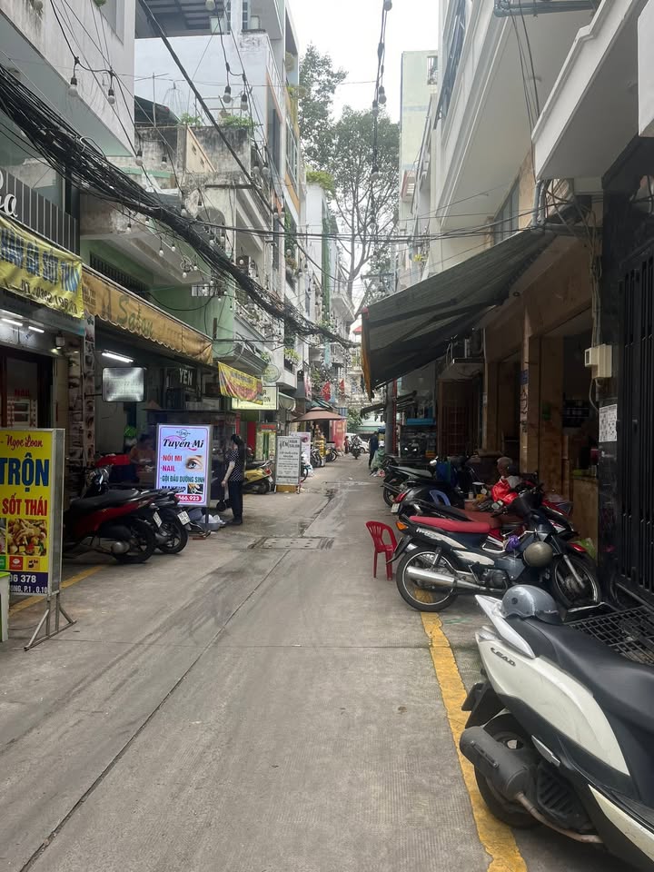 Nhà cho thuê hẻm xe hơi đường Lê Hồng Phong, quận 10 - Diện tích 18m² chỉ 15 triệu/tháng!