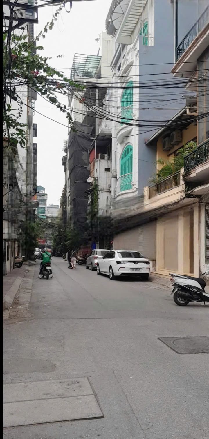 Cửa hàng cho thuê tại Ngõ Huế, Hai Bà Trưng, 35m² - Khu vực sầm uất, thuận tiện kinh doanh!