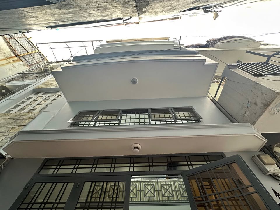 Nhà phố cho thuê Hẻm 120, Thích Quảng Đức, Phú Nhuận 50m² - Nội thất đầy đủ, chỉ 12 triệu!