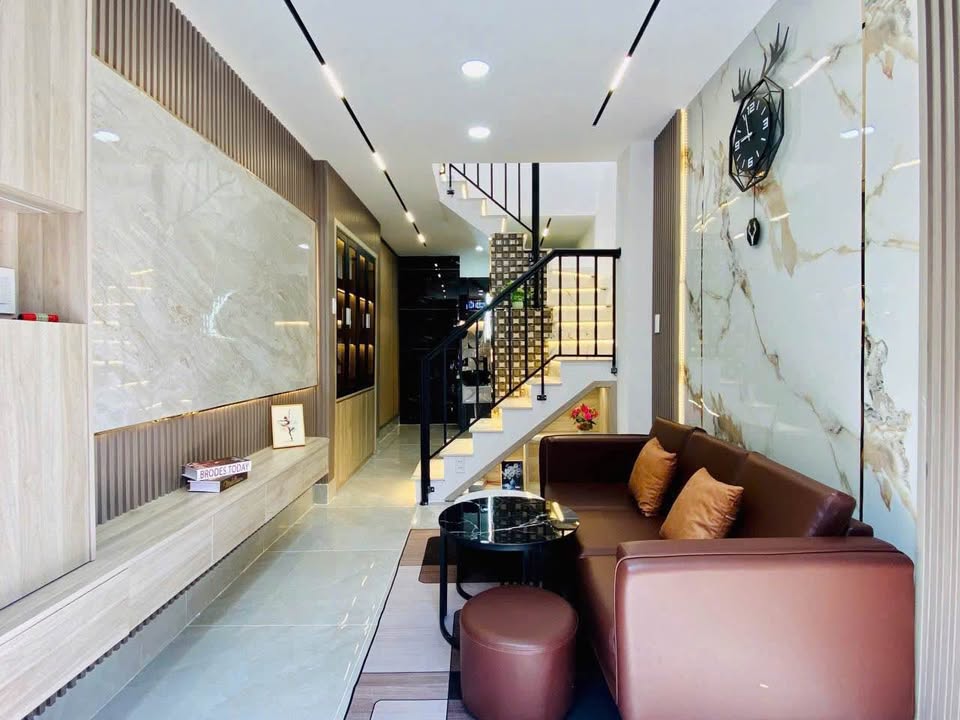 Nhà cho thuê đường Số 9, phường 9, Gò Vấp 27m² - Full nội thất, giá 9.5 triệu/tháng!