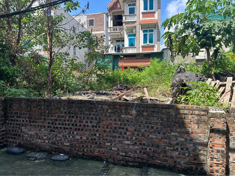 Đất nền Đông Ngạc 35m² giá 3.85 tỷ - Mặt tiền rộng, ô tô tránh nhau