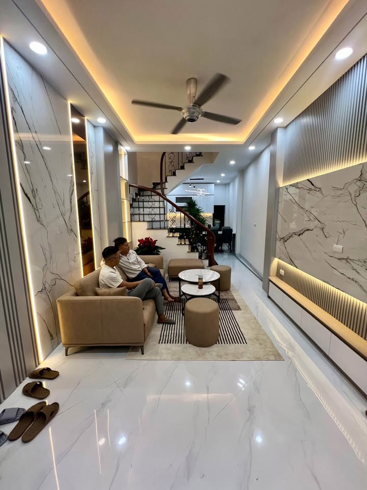 Nhà đẹp Minh Khai 41m² giá 10 tỷ - Full nội thất, gần ô tô!