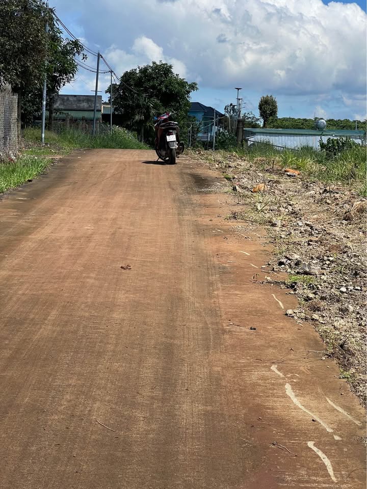 Đất nền Tân Văn Đức Trọng 2300m² giá chỉ 1.65 tỷ - Đầu tư sinh lời cao!