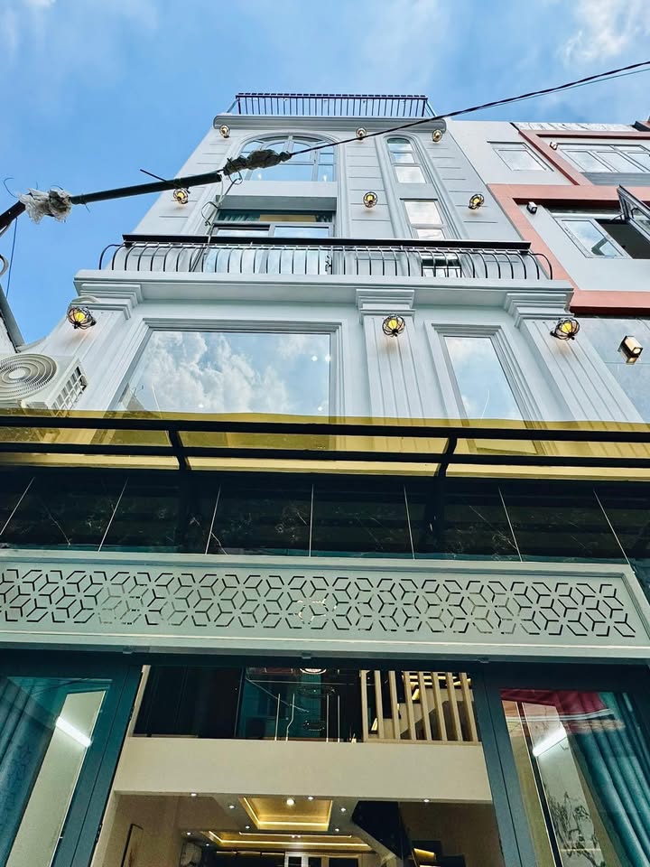 Nhà phố Gò Vấp 49m² giá 8.3 tỷ - Đầy đủ nội thất, xe hơi đậu cửa!