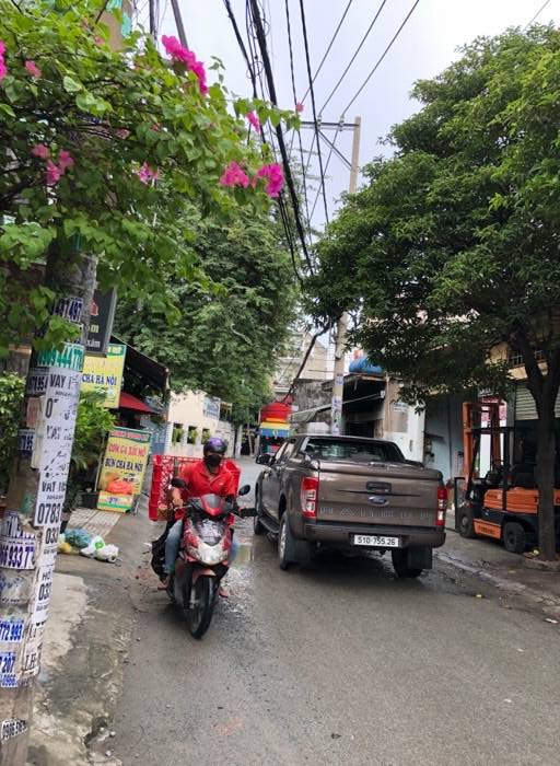 Nhà mặt tiền Phạm Văn Bạch, Tân Bình 100m² giá 12.99 tỷ - Đầu tư sinh lời ngay!