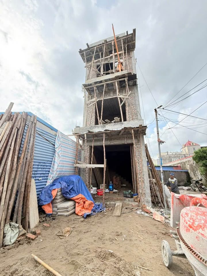 Nhà 3 tầng độc lập đường Mỹ Tranh, xã Nam Sơn, An Dương - Sẵn sàng vào ở chỉ 2.15 tỷ!