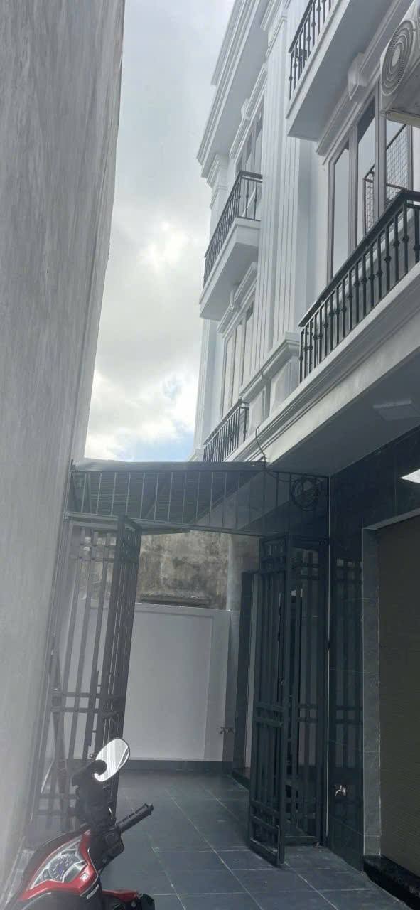 Nhà 3 tầng Văn Đẩu 40m² giá 1.75 tỷ - Chính chủ bán gấp!