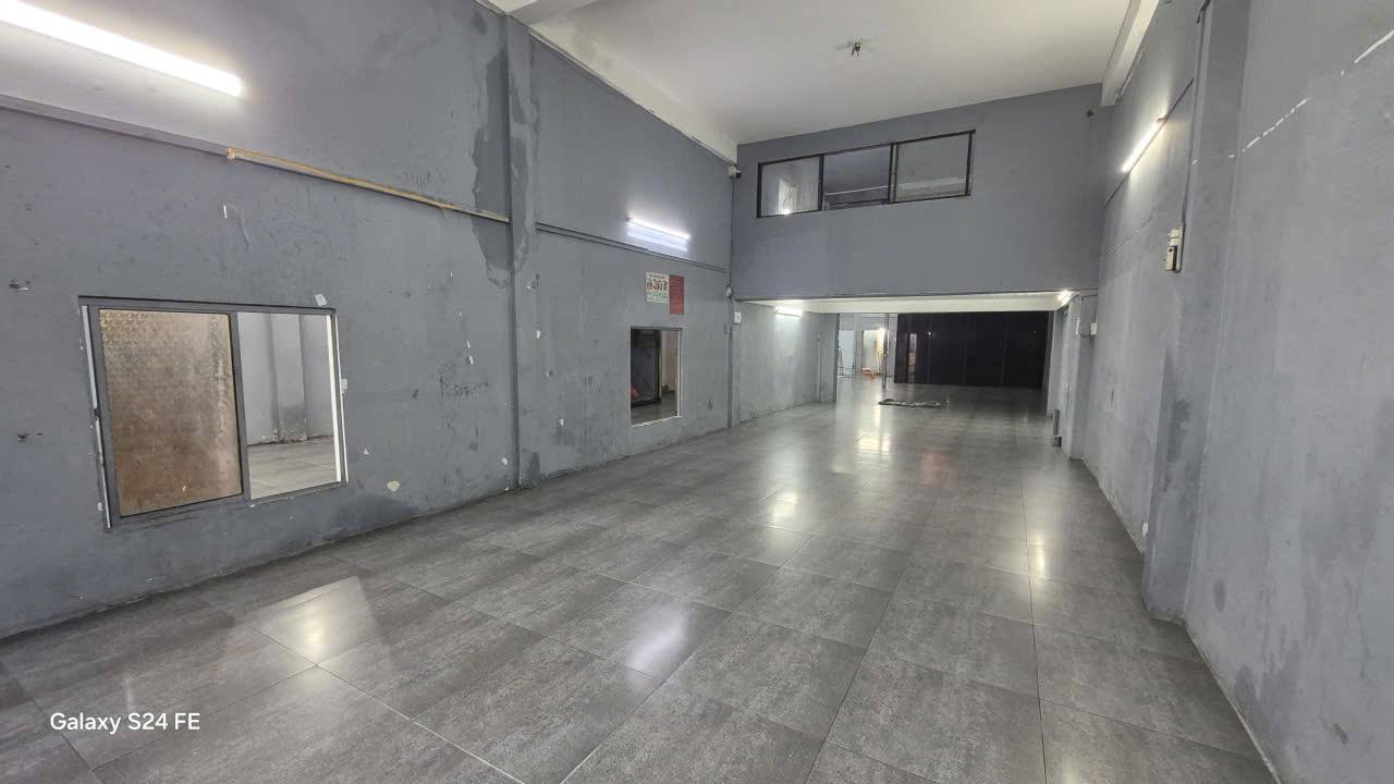 Kho xưởng cho thuê Tỉnh Lộ 10 Bình Tân 240m² - Tiện nghi đầy đủ, giá thỏa thuận!