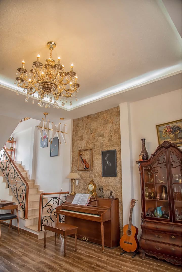 Nhà phố Lâm Viên Đà Lạt 82m² giá 8.3 tỷ - Khu dân cư an ninh, yên tĩnh!