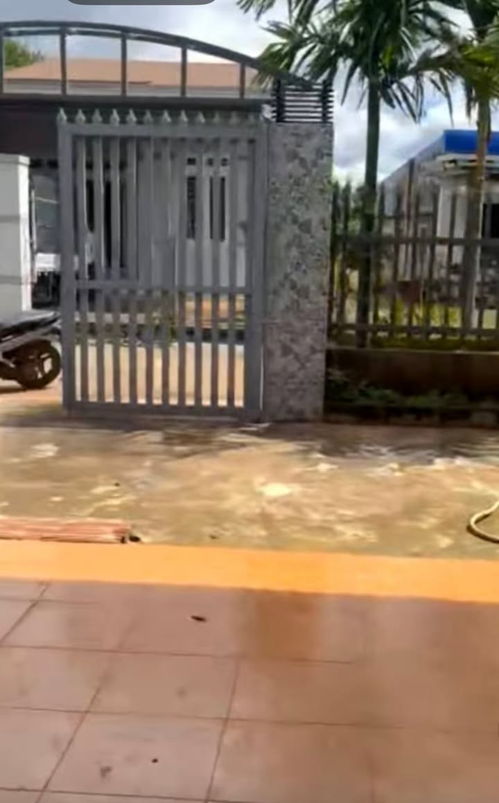 Nhà bán gấp tại Đạt Hiếu, Buôn Hồ 240m² chỉ 1 tỷ - Sổ đỏ chính chủ!