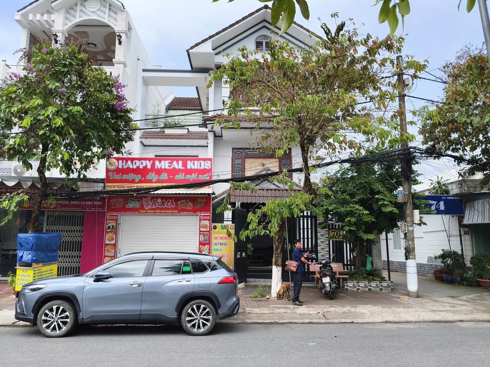 Nhà Góc Đối Diện Trường Võ Trường Toản, Ninh Kiều 239.6m² giá 19 tỷ - Kinh doanh hiệu quả!