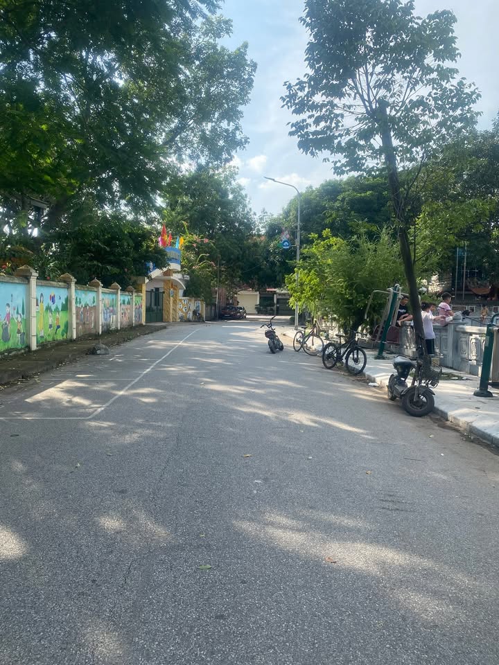 Bán gấp nhà 4 tầng Kim Thiều, Từ Sơn 80m² - Sổ đỏ chính chủ, ô tô vào tận nơi!