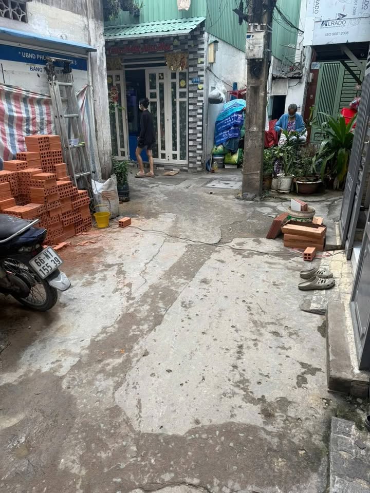 Nhà riêng 2 tầng Q3 giá 2.5 tỷ - Vị trí đắc địa, chính chủ!